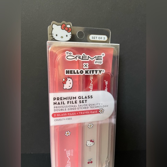 🍒 Crème shop x Hello Kitty Cherry design glass nail file set 🍒 - Picture 2 of 4